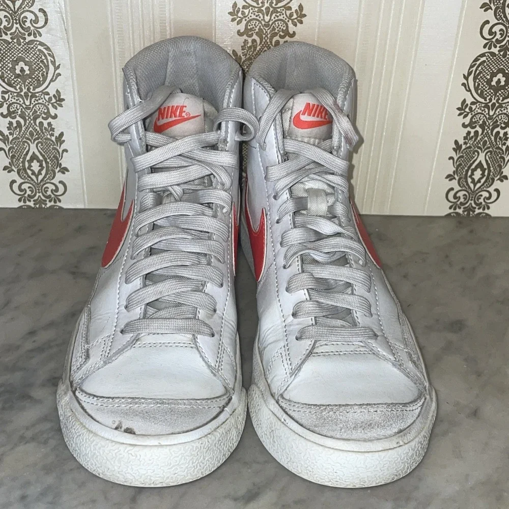Nike Blazer Mid White Neon Orange Leather High Top Sneakers Kids 5.5Y